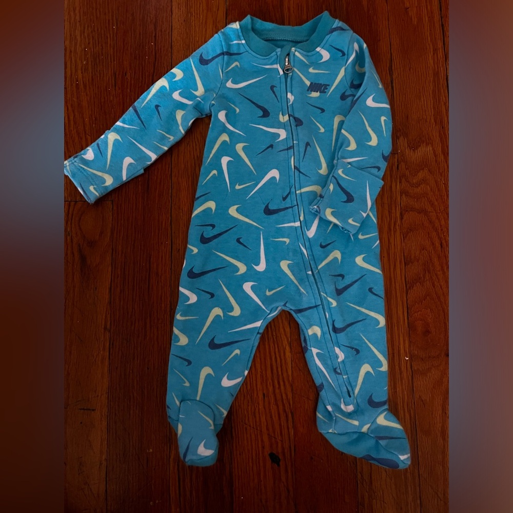 “💙 Baby Nike Onesie - Newborn Size - Like New 💙